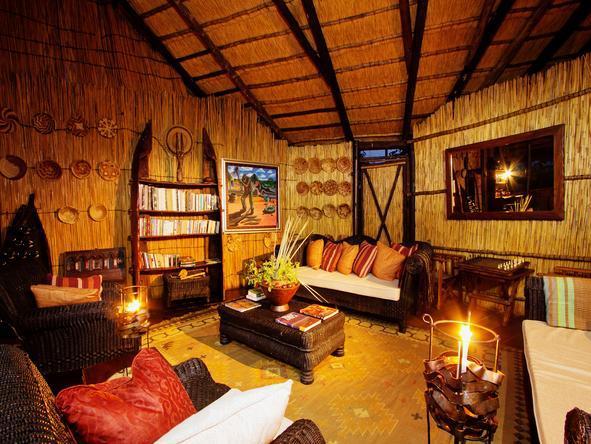 Delta Camp - Lounge 2